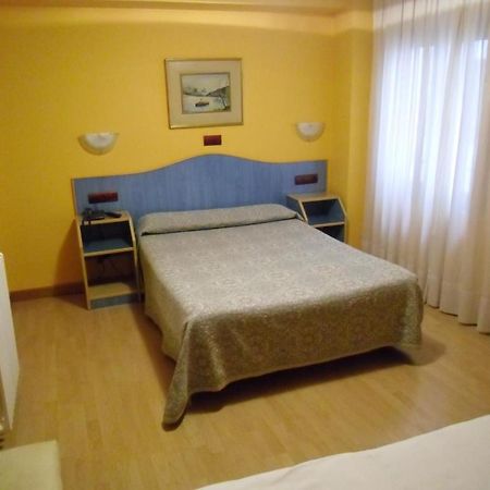 Hostal Don Suero León Exteriör bild