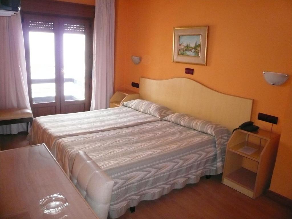 Hostal Don Suero León Rum bild