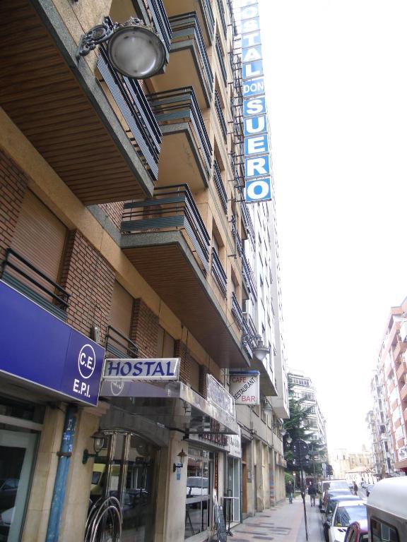 Hostal Don Suero León Exteriör bild
