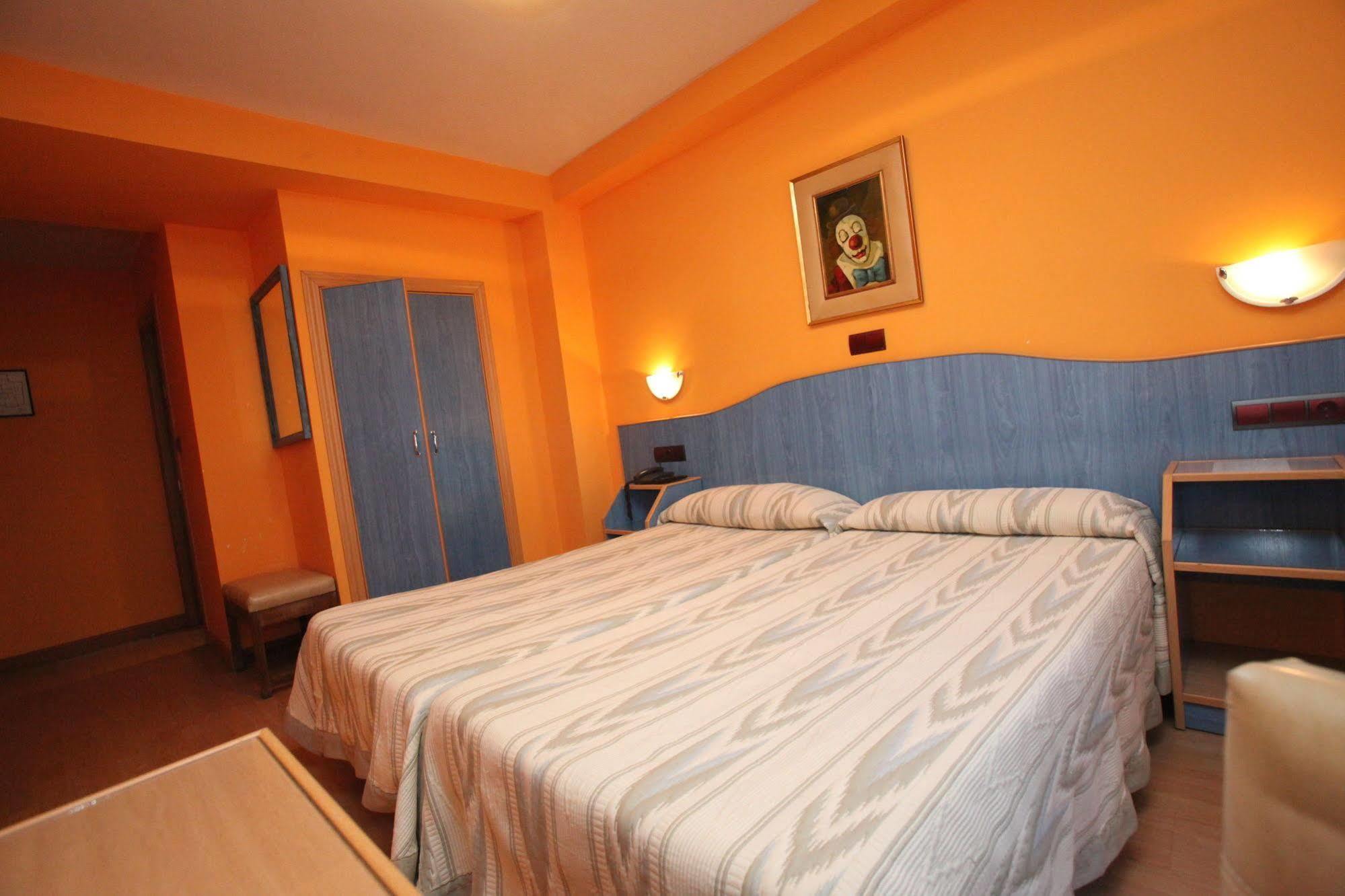 Hostal Don Suero León Exteriör bild