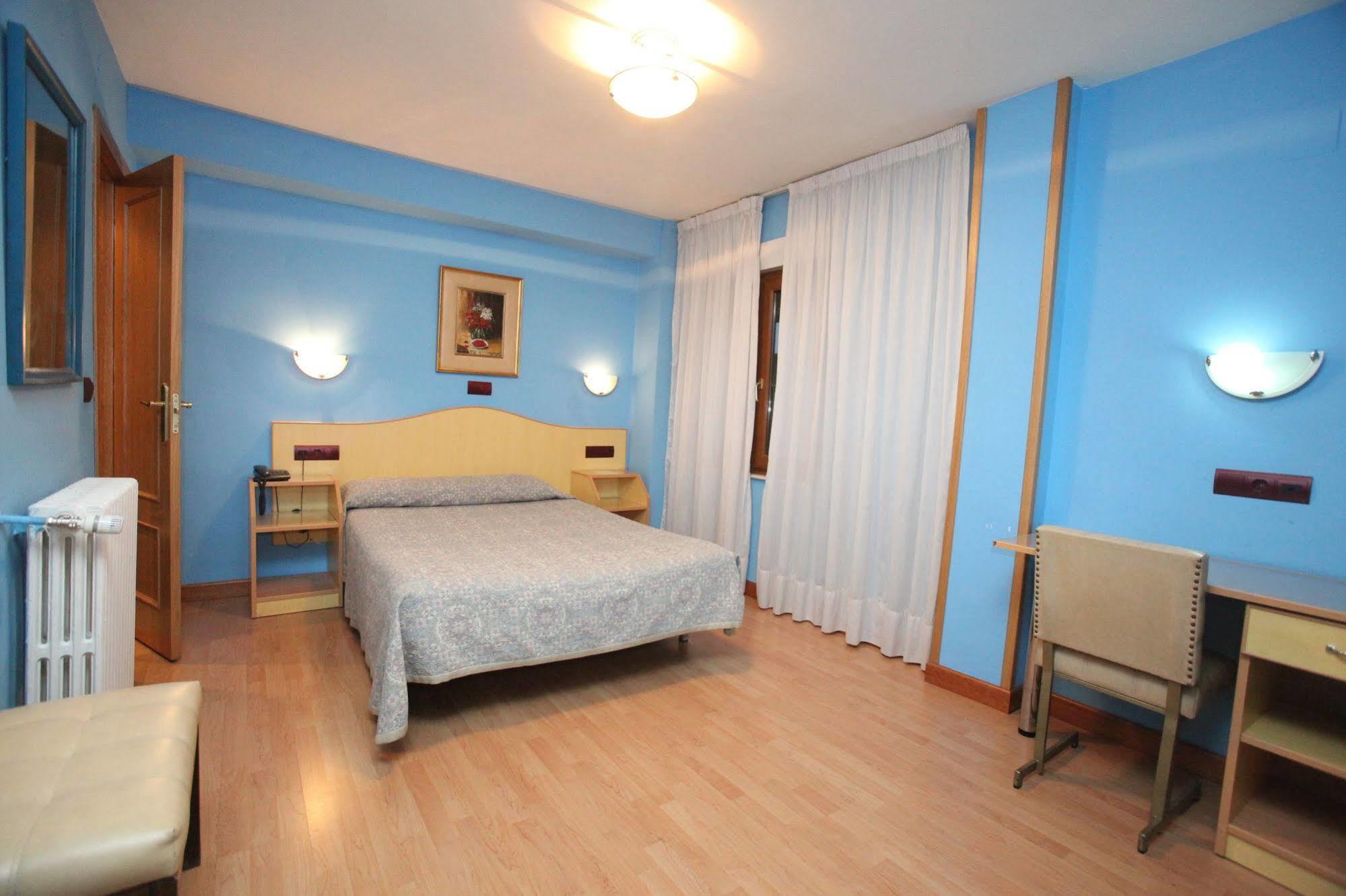 Hostal Don Suero León Exteriör bild