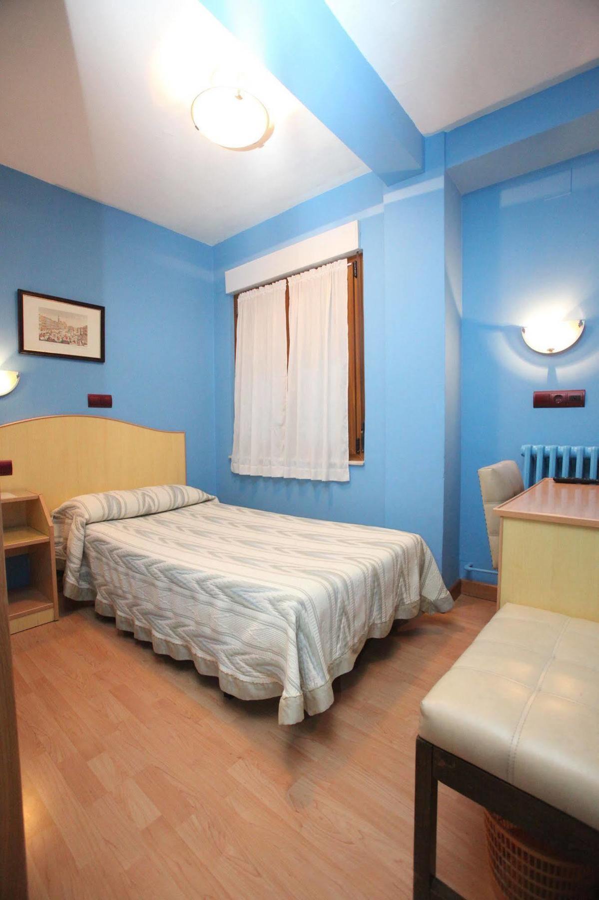 Hostal Don Suero León Exteriör bild