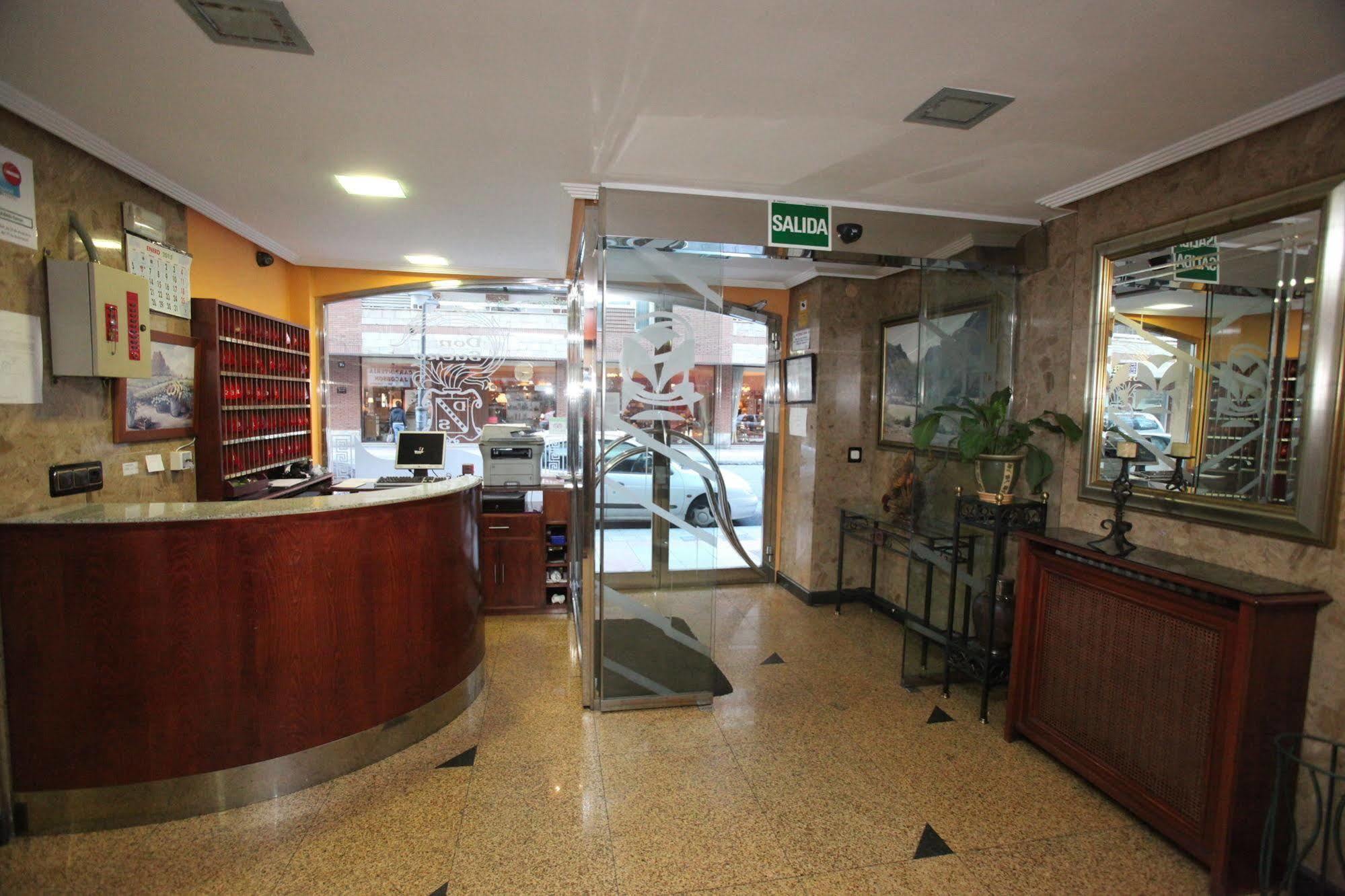Hostal Don Suero León Exteriör bild
