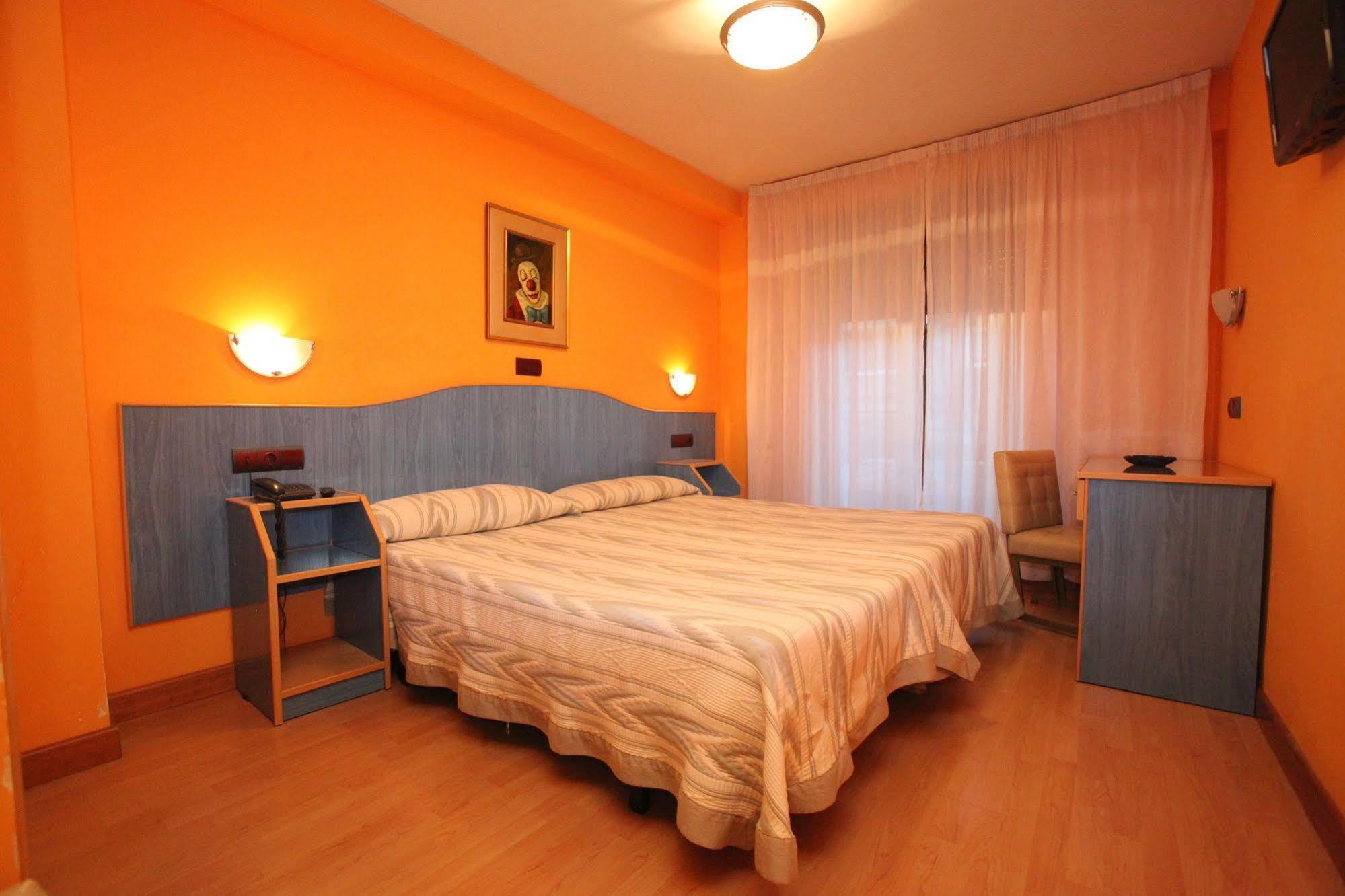 Hostal Don Suero León Exteriör bild