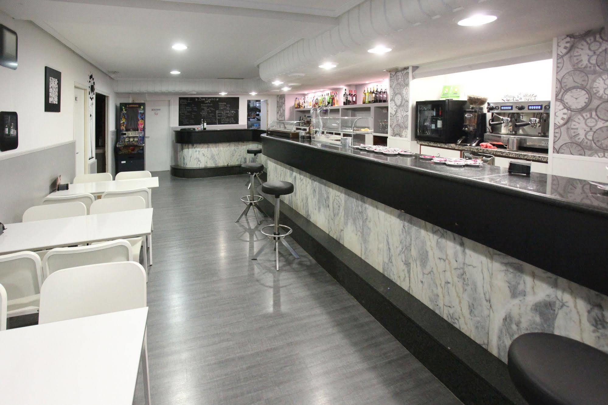 Hostal Don Suero León Exteriör bild